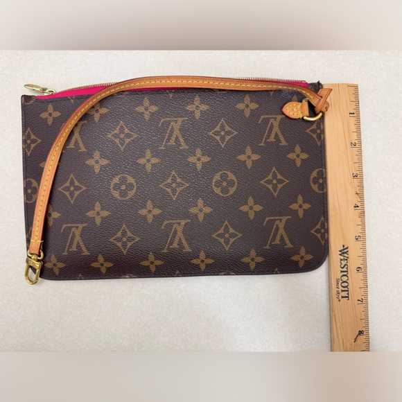 Louis Vuitton Pochettte - Picture 7 of 8